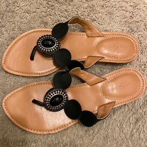 Lindsay Phillips Switch Flops 9 with two snaps.